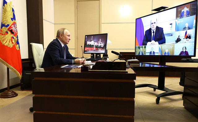 Путин: Россия преодолела риски в экономике