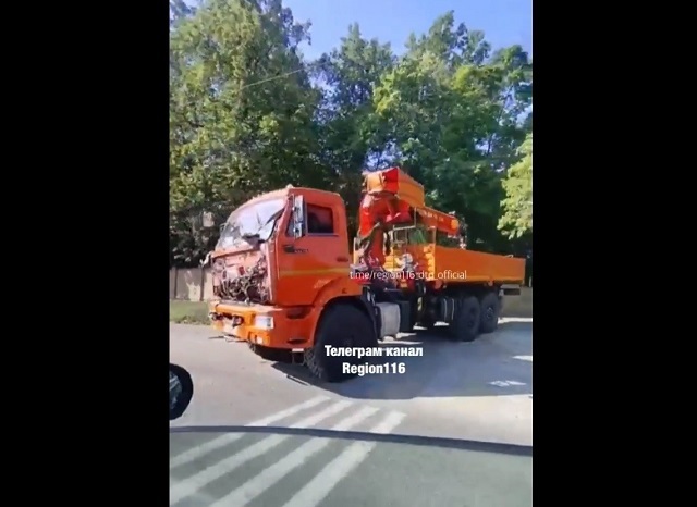 В Казани две пассажирки пострадали в результате столкновения автобуса с «Камазом»