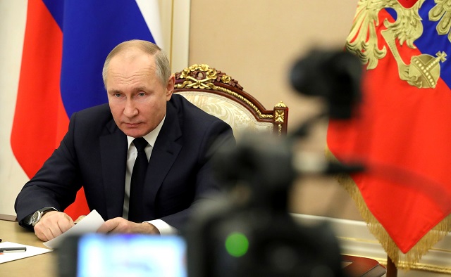 Путин рассказал королю Бахрейна о целях специальной военной операции на Украине