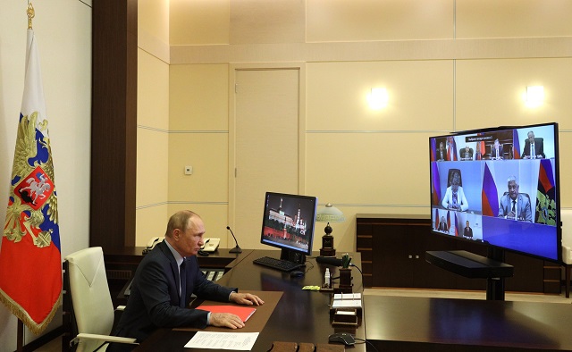 Вопросы военной безопасности обсудил Путин с постоянными членами Совбеза РФ