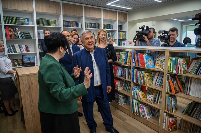 Минниханову представили обновленную библиотеку №27 на улице Галимджана Баруди