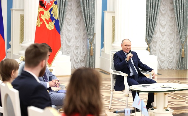 Владимир Путин пообещал создать сотрудникам IT-сферы благоприятные условия