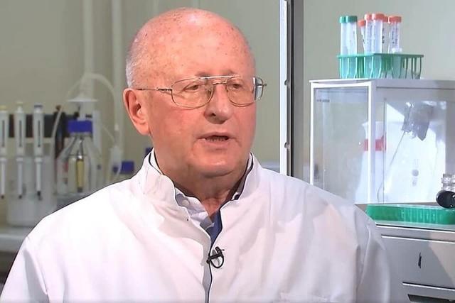 Гинцбург анонсировал испытания «коктейля из антител» для лечения ковида