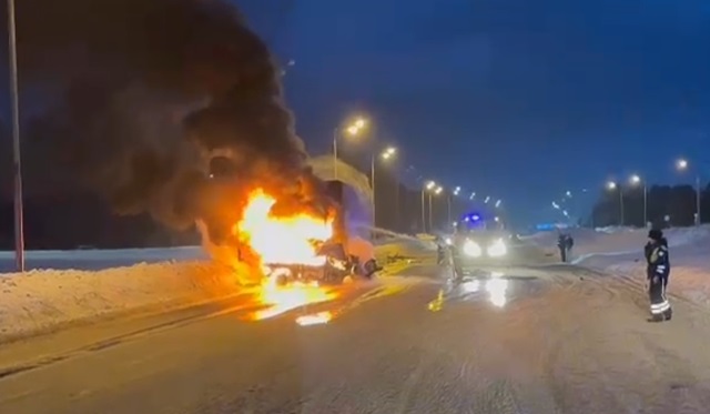 Водитель «Лады» заживо сгорел в авто после столкновения с фурой на трассе в Татарстане 