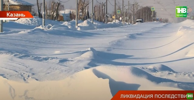 10-балльные пробки и днем и вечером: как Казань борется с последствиями снежного апокалипсиса