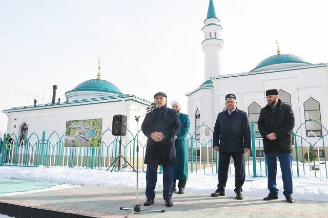 Минниханов открыл новую мечеть в Зеленодольске