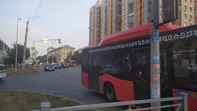 «Автобус не вертолет»: казанцев предупредили о задержках общественного транспорта