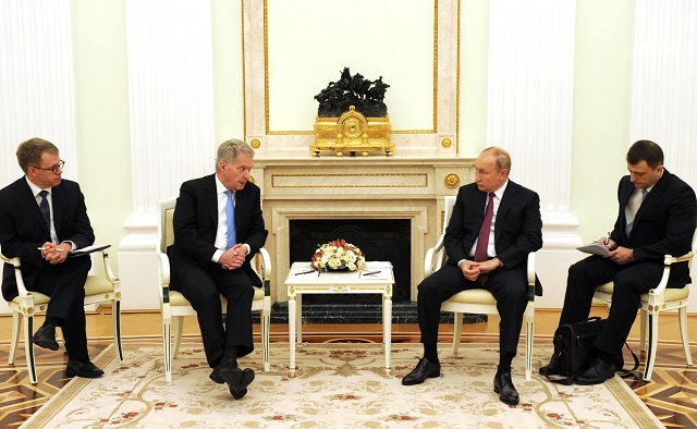Владимир Путин и президент Финляндии обсудили намерение страны вступить в НАТО