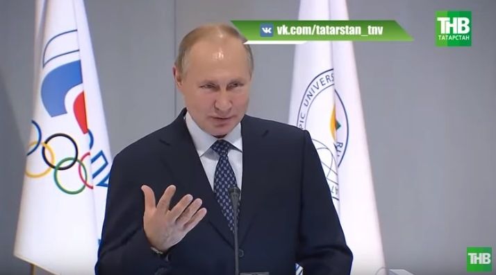Во время торжественной речи Владимира Путина его микрофон оказался выключенным (ВИДЕО)