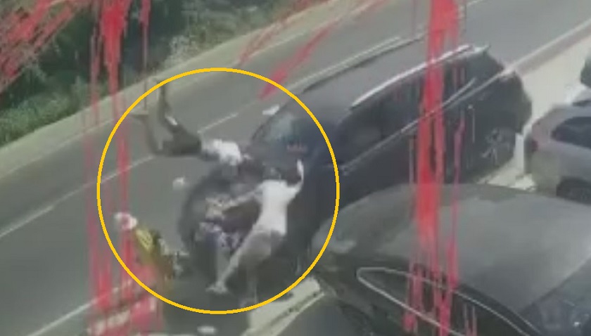 Видео: уснувший водитель внедорожника вылетел на тротуар и сбил 6 человек