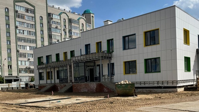 Ход строительства двух детских садов в Казани проинспектировал Гимаев
