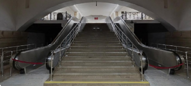 В Казани на станции метро «Кремлевская» запустили эскалаторы спустя 18 лет
