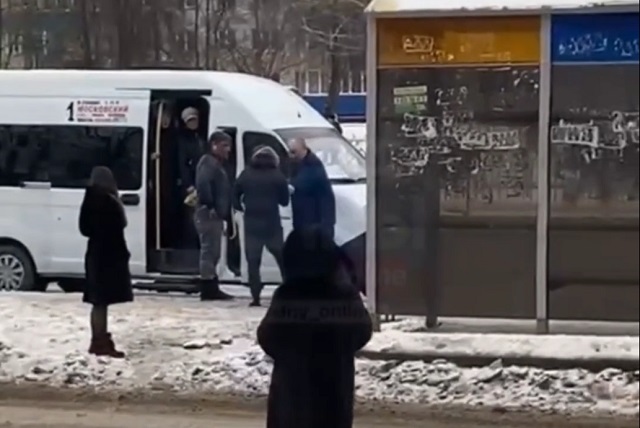 Прокуратура проверяет информацию об избиении водителем маршрутки подростка в Татарстане