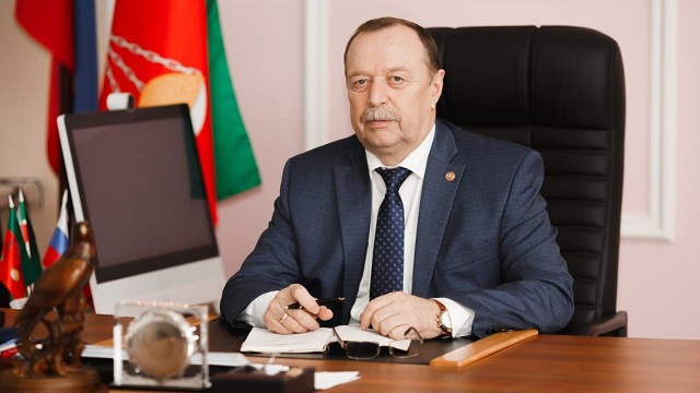 Минниханов наградил главу Тюлячинского района медалью за заслуги перед Татарстаном