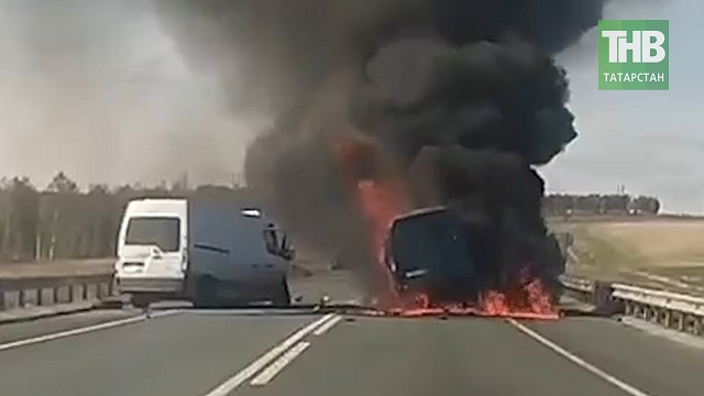 Четыре пассажира «Газели» заживо сгорели после ДТП в Башкирии - видео