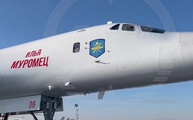 Владимир Путин ТУ-160М стратегик самолетында очыш ясый