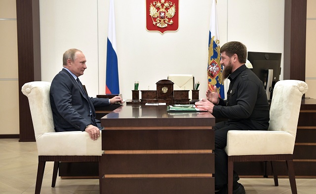 Путин наградил главу Чечни почетной грамотой за вклад в общественно значимые мероприятия
