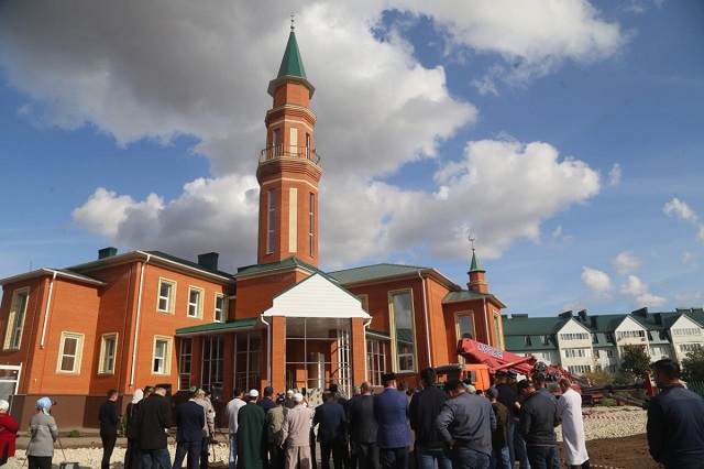 Полумесяц засиял на минарете Соборной мечети в селе Пестрецы в РТ