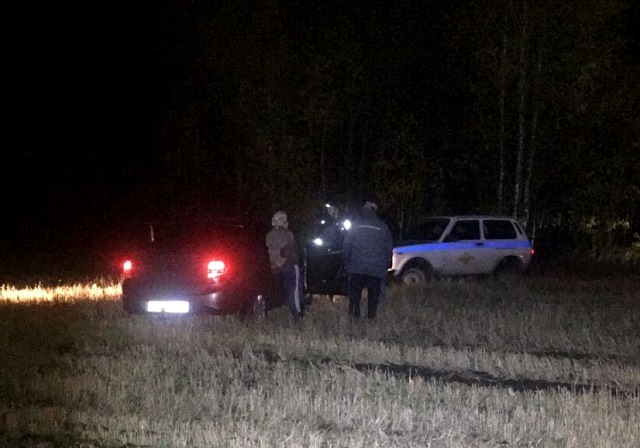 В Татарстане спасатели пришли на помощь заблудившимся в лесу сыну с матерью