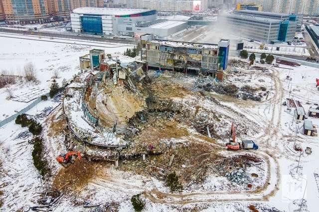 В Казани здание торгово-развлекательного комплекса «Ривьера» снесли на треть