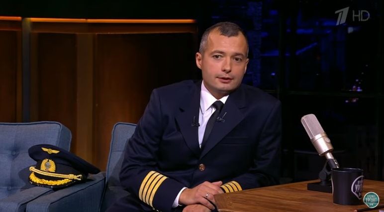 Пилот Дамир Юсупов и его экипаж побывали в программе «Вечерний Ургант»