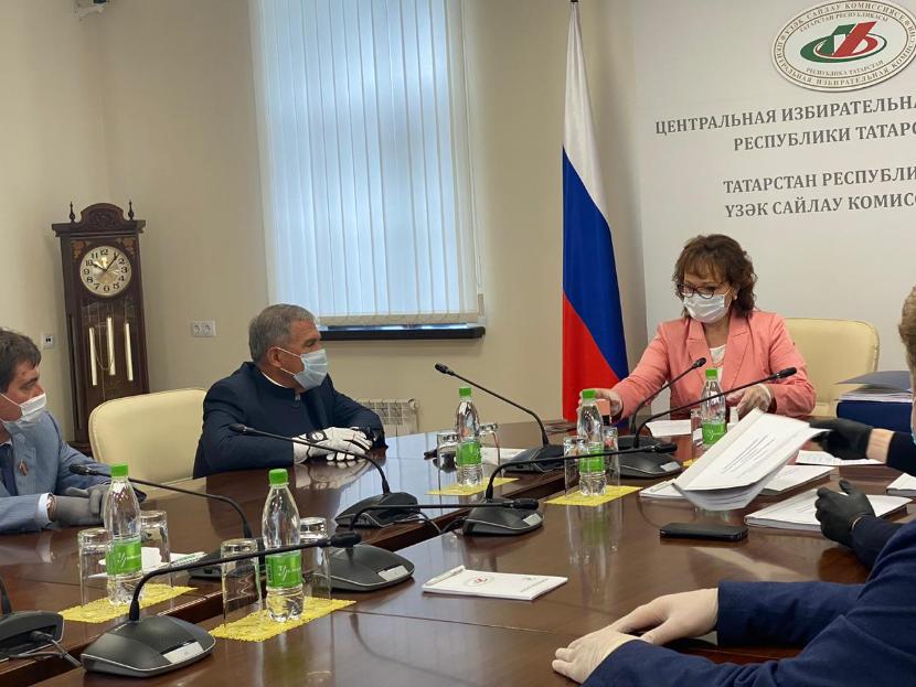 ЦИК зарегистрировал Минниханова кандидатом на пост президента Татарстана
