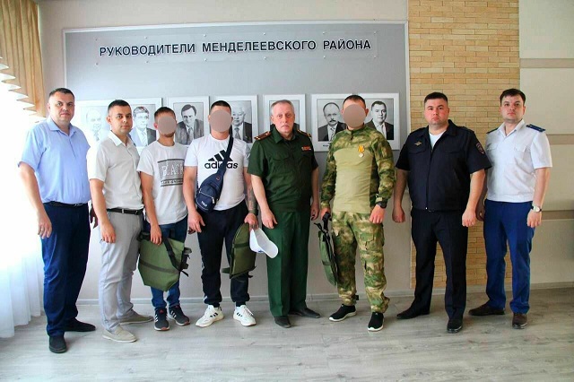 Допмеры поддержки обсудили с прибывшими в отпуск бойцами СВО из Менделеевска