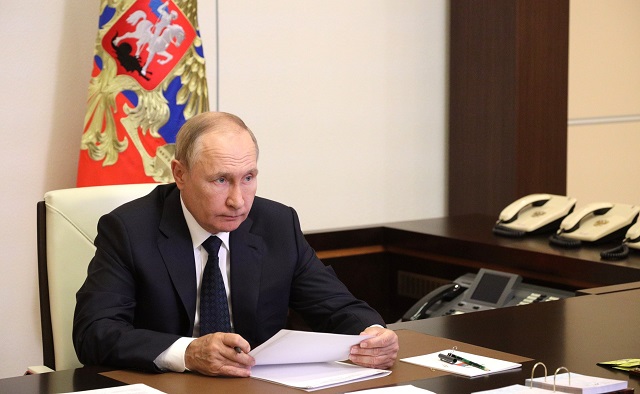 Путин поручил расширить ипотечную программу