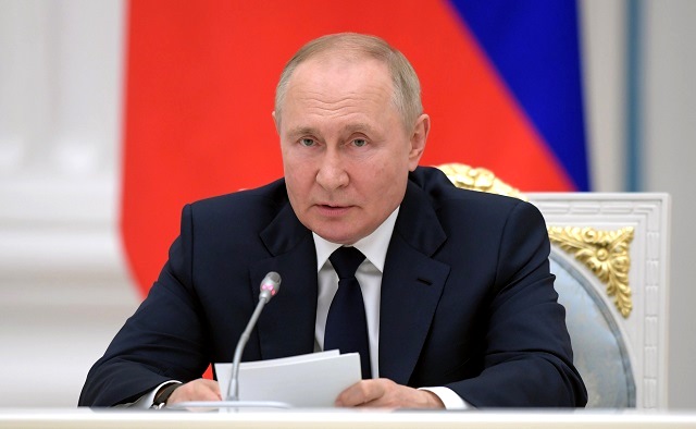 Путин поручил принять законопроект о туризме в нацпарках и заповедниках до 1 октября