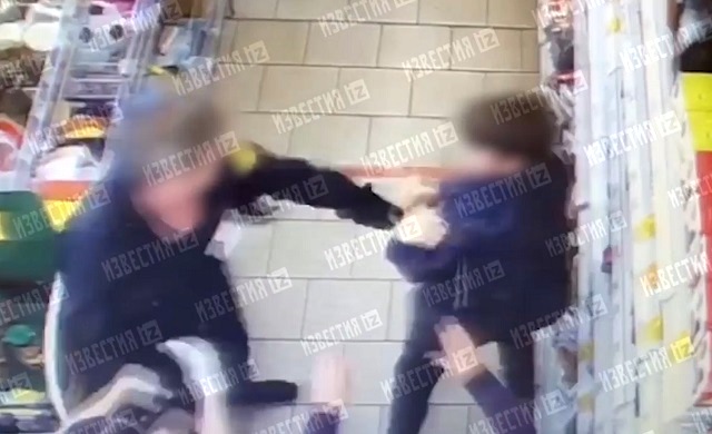 Охранник «Пятерочки» сломал ребенку позвоночник – видео
