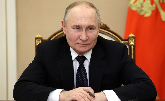 Путин: безработицы в России фактически нет