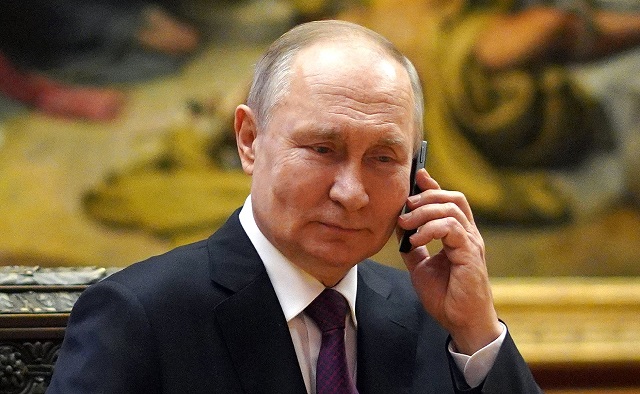 Путин позвонил девочке из Запорожья в рамках акции «Елка желаний» - видео