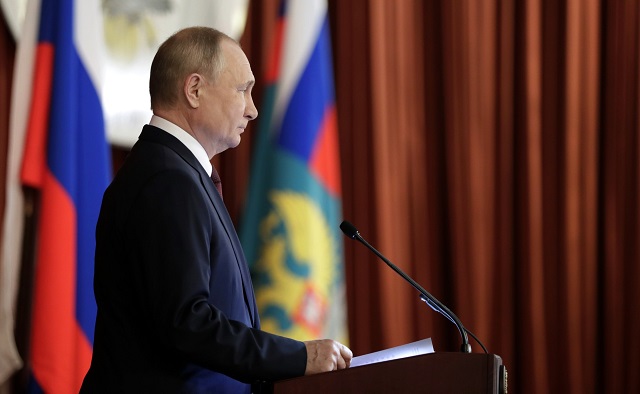 Владимир Путин разрешил пополнять Пенсионный фонд коррупционными средствами