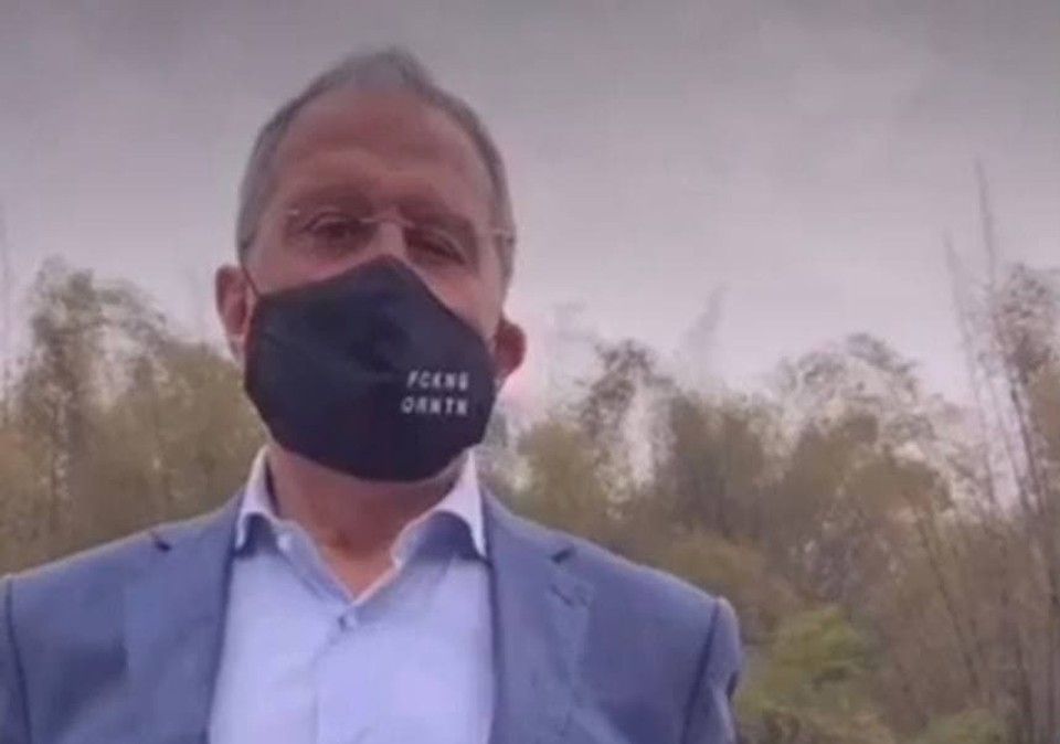 Глава МИД РФ Лавров вышел к журналистам Китая в маске с нецензурной надписью - видео