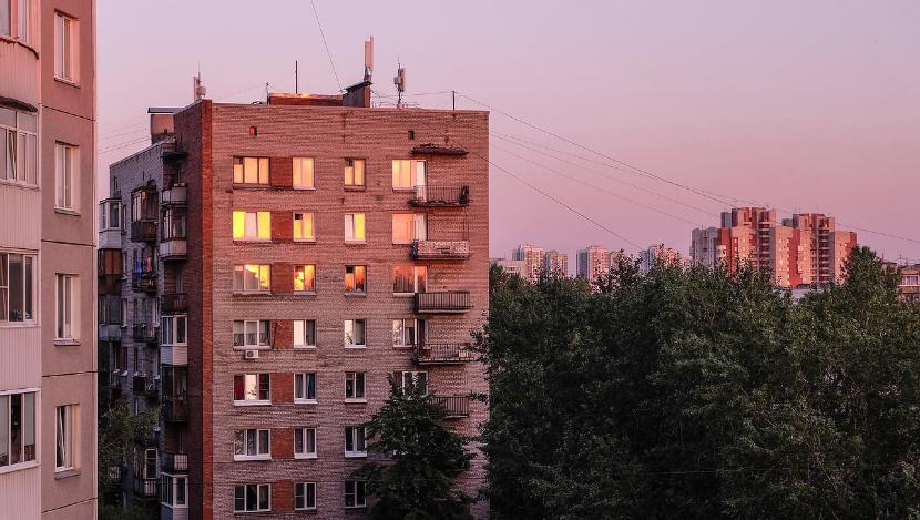 В Казани четырехлетняя девочка разбилась, выпав из окна 8 этажа