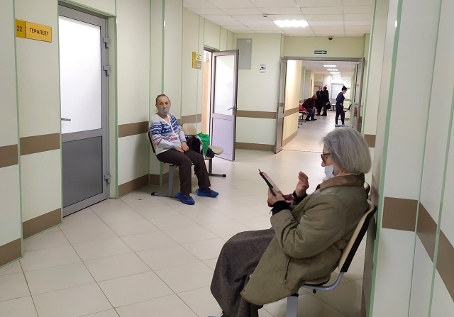 Татарстанның тагын 52 кешесе коронавирус белән хастаханәгә эләккән