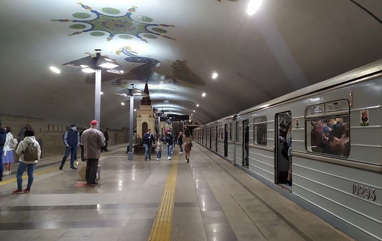 В казанском метрополитене начали модернизировать систему освещения
