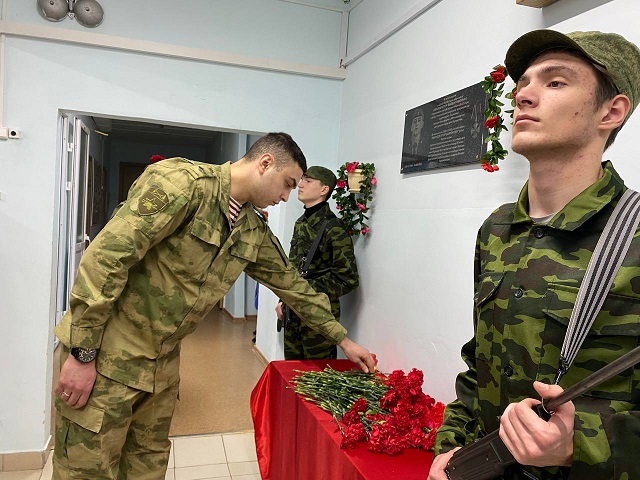 В Кукморском районе Татарстана увековечили имя земляка Егора Иванова, погибшего в СВО 
