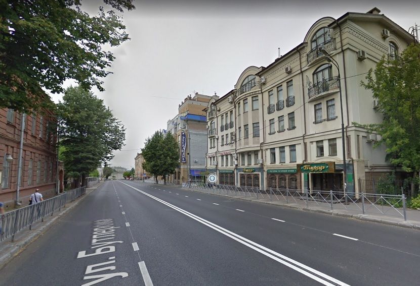 В центре Казани временно ограничат движение по двум улицам