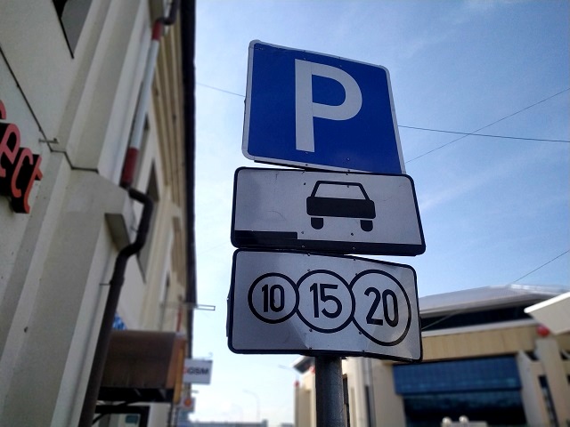 Жителям Казани объявили о бесплатных парковках в День города