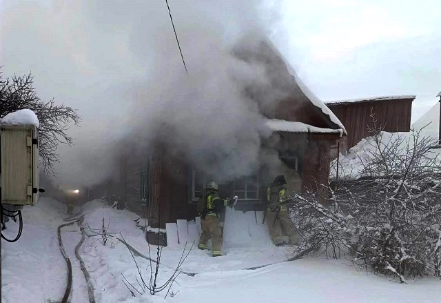 Мужчина и женщина погибли на пожаре в частном доме в Татарстане