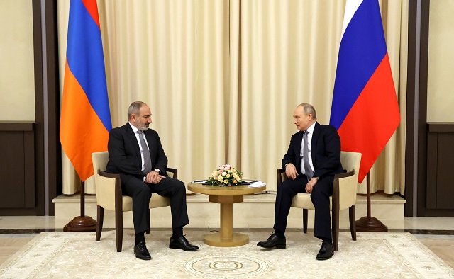 Путин и Пашинян условились способствовать раскрытию потенциала диаспор РФ и Армении