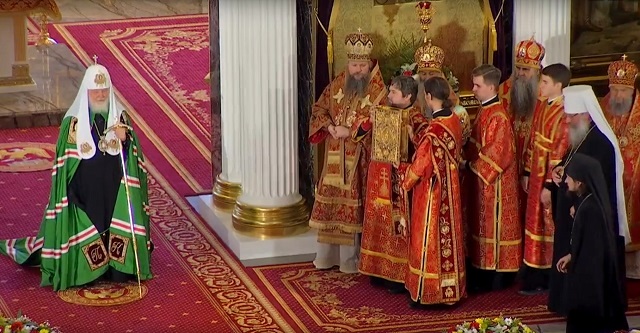 Украшенное золотом Евангелие подарил Казанскому собору Патриарх Кирилл 