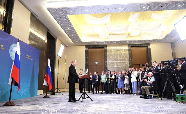 Владимир Путин: Запад просил прекратить огонь, когда ВС РФ стояли под Киевом в 2022 году