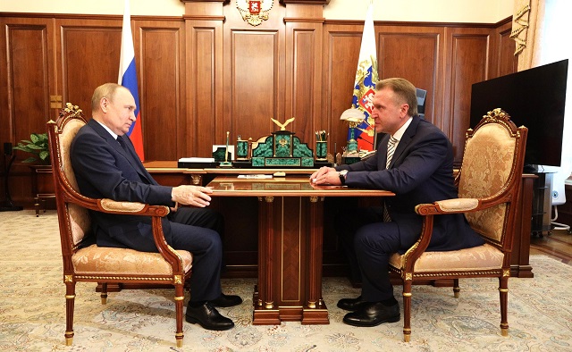 Путин обозначил с Шуваловым приоритеты в деятельности ВЭБ.РФ в условиях санкций