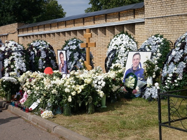Могила шатунова сегодня на троекуровском кладбище фото