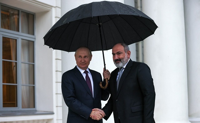 Путин: конфликт в Нагорном Карабахе необходимо завершать