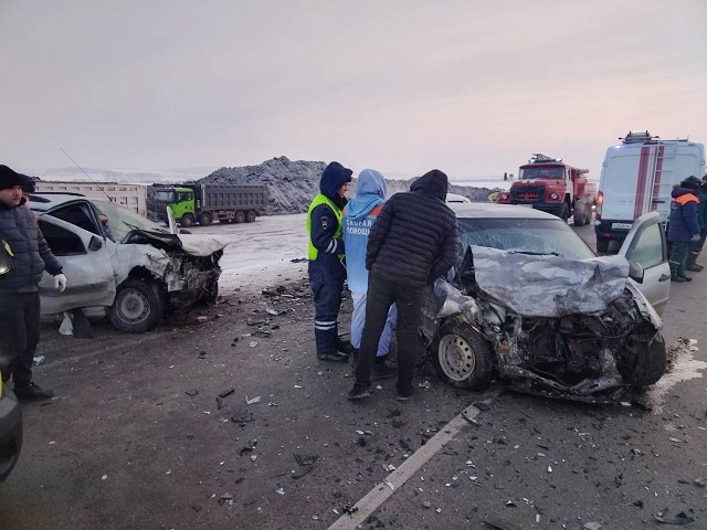 Водитель «Лады» погиб в массовой аварии на трассе в Татарстане