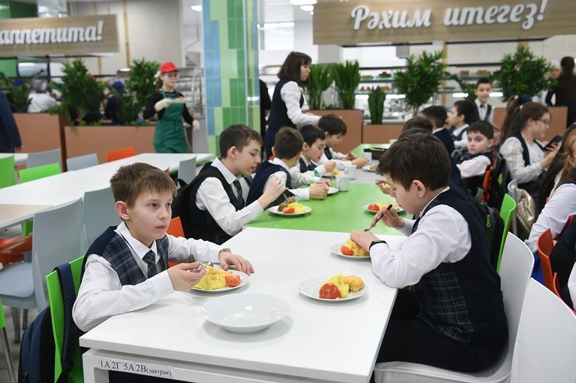 Желающих работать в столовых казанских школ ждут на ярмарке вакансий
