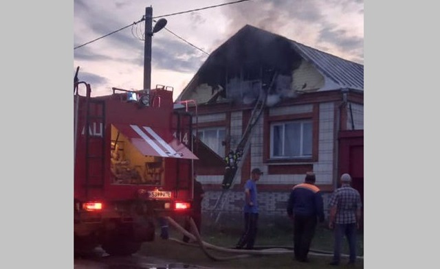 В Дрожжановском районе загорелся двухэтажный частный дом